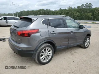 2017 Nissan Rogue SV with VIN JN1BJ1CP4HW013785, listed as a Copart auction lot 57387635 with 139,103 mi miles and Salvage title. Bid and sale history available at DreamBid. Image 3.