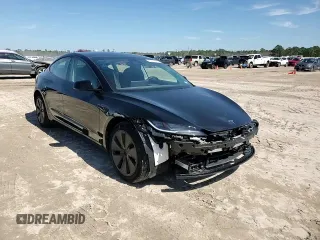 2024 Tesla Model 3 z VIN 5YJ3E1EA3RF872810, wystawiony jako Copart lot #46871445 z przebiegiem 2 725 mil mil oraz Szkoda całkowita • Salvage title. Historia ofert i sprzedaży dostępna na DreamBid. Obrazek 10.