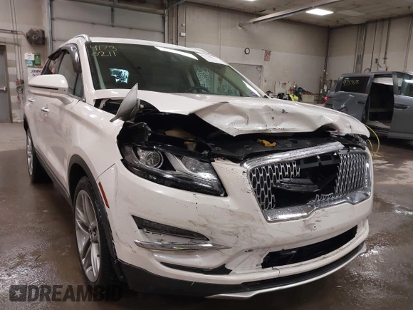 2019 Lincoln MKC Reserve with VIN 5LMCJ3D9XKUL17812, listed as a IAAI auction lot 41730211 with 56,716 mi miles and . Bid and sale history available at DreamBid. Image 6.