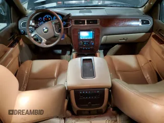 2010 Chevrolet Suburban LTZ with VIN 1GNUKKE3XAR244933, listed as a Copart auction lot 85247514 with 200,732 mi miles and Salvage Title. Bid and sale history available at carsss.com. Image 8.