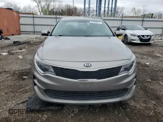 2016 Kia Optima LX z VIN 5XXGT4L3XGG104667, wystawiony jako Copart lot #53968815 z przebiegiem 82 417 mil mil oraz Szkoda całkowita • Salvage title. Historia ofert i sprzedaży dostępna na DreamBid. Obrazek 5.