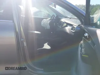 2019 Kia Sorento L z VIN 5XYPG4A38KG506389, wystawiony jako IAAI lot #42114952 z przebiegiem 64 333 mil mil oraz . Historia ofert i sprzedaży dostępna na DreamBid. Obrazek 5.