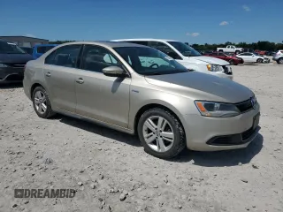 2013 Volkswagen Jetta Hybrid SE с VIN 3VW637AJ1DM311230, выставлен на аукционе Copart как лот 61694665 с пробегом 189 215 миль миль и Чистый • Clean title. История ставок и продаж доступна на DreamBid. Изображение 4.