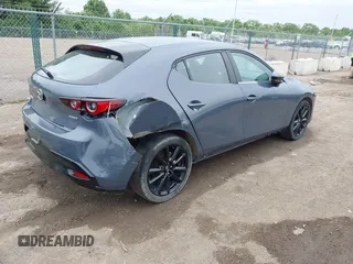 2023 Mazda 3 S Preferred z VIN JM1BPALM9P1623663, wystawiony jako IAAI lot #42341379 z przebiegiem 31 848 mil mil oraz . Historia ofert i sprzedaży dostępna na DreamBid. Obrazek 4.