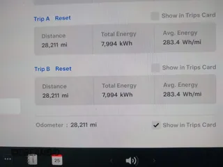 2022 Tesla Model Y Long Range with VIN 7SAYGDEE1NF550202, listed as a IAAI auction lot 42121718 with 28,211 mi miles and . Bid and sale history available at carsss.com. Image 7.