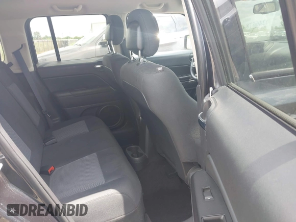 2015 Jeep Patriot Sport z VIN 1C4NJPBB2FD199094, wystawiony jako IAAI lot #42465784 z przebiegiem 92 744 mil mil oraz . Historia ofert i sprzedaży dostępna na DreamBid. Obrazek 8.