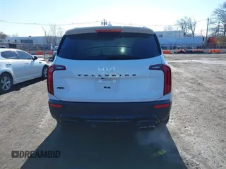 2022 Kia Telluride SX z VIN 5XYP5DHC2NG299501, wystawiony jako IAAI lot #41816830 z przebiegiem 61 413 mil mil oraz . Historia ofert i sprzedaży dostępna na DreamBid. Obrazek 17.