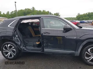 2020 Volkswagen Atlas SEL Premium z VIN 1V2NE2CA6LC219893, wystawiony jako IAAI lot #42252993 z przebiegiem 65 293 mil mil oraz . Historia ofert i sprzedaży dostępna na DreamBid. Obrazek 14.