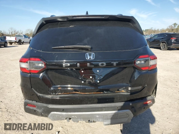 2025 Honda Pilot TrailSport with VIN 5FNYG1H63SB087572, listed as a Copart auction lot 46827625 with 962 mi miles and Salvage Title. Bid and sale history available at carsss.com. Image 6.