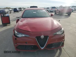 2021 Alfa Romeo Giulia z VIN ZARFAMAN9M7639831, wystawiony jako Copart lot #83743634 z przebiegiem Nie podano mil oraz Czysty tytuł • Clean title. Historia ofert i sprzedaży dostępna na DreamBid. Obrazek 5.