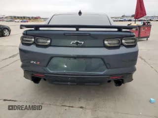 2023 Chevrolet Camaro ZL1 z VIN 1G1FK1R66P0100964, wystawiony jako Copart lot #45670485 z przebiegiem 28 165 mil mil oraz Szkody całkowita. Historia ofert i sprzedaży dostępna na DreamBid. Obrazek 6.