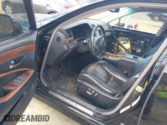 2011 Lexus LS 460 z VIN JTHBL5EF8B5104542, wystawiony jako IAAI lot #42341515 z przebiegiem 163 158 mil mil oraz . Historia ofert i sprzedaży dostępna na DreamBid. Obrazek 5.