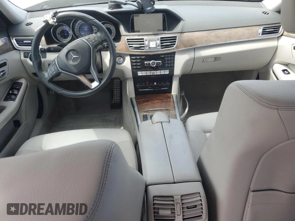 2014 Mercedes-Benz E 350 Sport z VIN WDDHF5KB5EB054330, wystawiony jako Copart lot #56802105 z przebiegiem 64 244 mil mil oraz Szkoda całkowita • Salvage title. Historia ofert i sprzedaży dostępna na DreamBid. Obrazek 8.