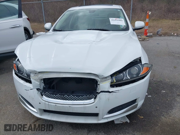 2015 Jaguar XF V6 Portfolio with VIN SAJWA0F7XF8U88039, listed as a IAAI auction lot 41459904 with 83,927 mi miles. Bid and sale history available at carsss.com. Image 12.