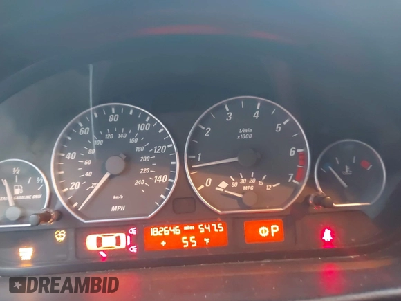 2001 BMW 3 Series 330Ci with VIN WBABS53451JU86036, listed as a IAAI auction lot 41427182 with 182,646 mi miles. Bid and sale history available at carsss.com. Image 7.