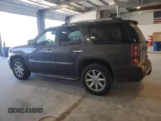 2010 GMC Yukon Denali z VIN 1GKUKEEFXAR179946, wystawiony jako Copart lot #57218255 z przebiegiem 155 971 mil mil oraz Czysty tytuł • Clean title. Historia ofert i sprzedaży dostępna na DreamBid. Obrazek 2.