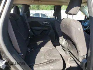 2016 Jeep Cherokee Latitude z VIN 1C4PJMCB4GW375624, wystawiony jako Copart lot #55562415 z przebiegiem 218 437 mil mil oraz Szkoda całkowita • Salvage title. Historia ofert i sprzedaży dostępna na DreamBid. Obrazek 11.