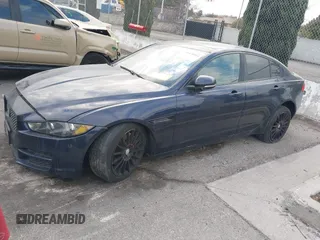 2017 Jaguar XE 25t Prestige z VIN SAJAE4BG7HA965131, wystawiony jako IAAI lot #41470414 z przebiegiem 131 300 mil mil oraz . Historia ofert i sprzedaży dostępna na DreamBid. Obrazek 18.