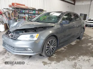2016 Volkswagen Jetta Sport z VIN 3VWD17AJ8GM410208, wystawiony jako IAAI lot #42237019 z przebiegiem 67 137 mil mil oraz . Historia ofert i sprzedaży dostępna na DreamBid. Obrazek 17.