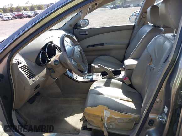 2005 Nissan Altima SE z VIN 1N4BL11E25N493521, wystawiony jako IAAI lot #42259248 z przebiegiem 141 651 mil mil oraz . Historia ofert i sprzedaży dostępna na DreamBid. Obrazek 5.
