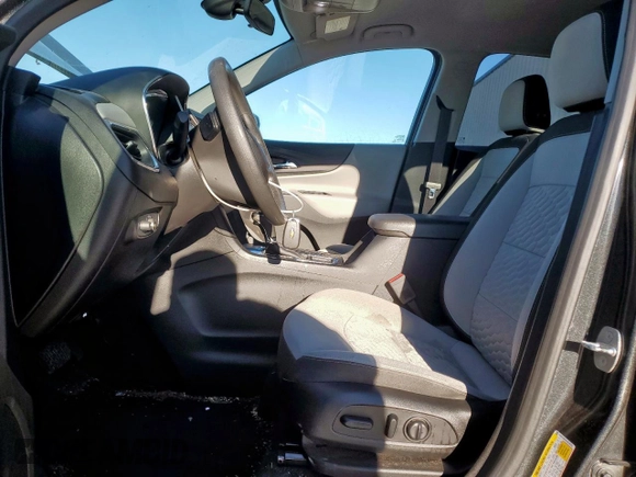 2020 Chevrolet Equinox LT z VIN 2GNAXJEVXL6129151, wystawiony jako Copart lot #56018105 z przebiegiem 73 261 mil mil oraz Szkoda całkowita • Salvage title. Historia ofert i sprzedaży dostępna na DreamBid. Obrazek 7.