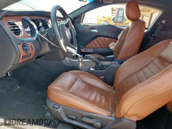 2012 Ford Mustang Premium z VIN 1ZVBP8AM6C5246219, wystawiony jako Copart lot #61443795 z przebiegiem 98 794 mil mil oraz Szkoda całkowita • Salvage title. Historia ofert i sprzedaży dostępna na DreamBid. Obrazek 7.