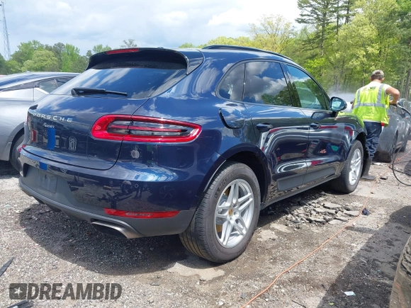 2018 Porsche Macan with VIN WP1AA2A57JLB02790, listed as a IAAI auction lot 42001685 with 59,313 mi miles. Bid and sale history available at carsss.com. Image 4.