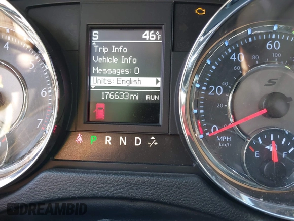 2014 Chrysler Town & Country S with VIN 2C4RC1HG7ER109008, listed as a IAAI auction lot 41908037 with 176,633 mi miles. Bid and sale history available at carsss.com. Image 7.
