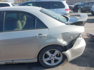 2008 Mazda 6 i Sport VE with VIN 1YVHP80C785M44458, listed as a IAAI auction lot 41993477 with 259,789 mi miles. Bid and sale history available at carsss.com. Image 6.