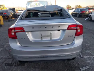 2017 Volvo S60 Inscription with VIN LYV402HK7HB133405, listed as a IAAI auction lot 41331529 with 1 mi miles. Bid and sale history available at carsss.com. Image 16.