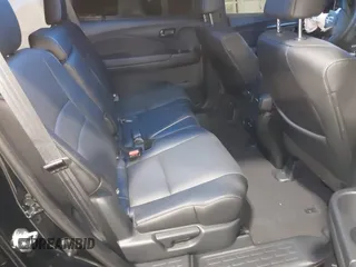 2025 Honda Passport EX-L z VIN 5FNYF8H54SB010454, wystawiony jako IAAI lot #41569333 z przebiegiem 4592 mil mil oraz . Historia ofert i sprzedaży dostępna na DreamBid. Obrazek 8.