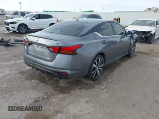 2020 Nissan Altima SR z VIN 1N4BL4CVXLN303542, wystawiony jako IAAI lot #41891000 z przebiegiem 119 696 mil mil oraz . Historia ofert i sprzedaży dostępna na DreamBid. Obrazek 4.