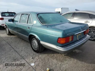 1987 Mercedes-Benz 420 with VIN WDBCA35D7HA327247, listed as a Copart auction lot 77762494 with 175,394 mi miles and Non Repairable. Bid and sale history available at carsss.com. Image 2.