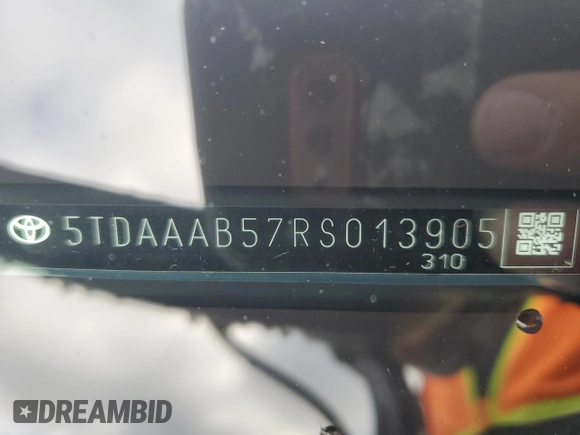 2024 Toyota Highlander XLE z VIN 5TDAAAB57RS013905, wystawiony jako Copart lot #48954735 z przebiegiem 9 006 mil mil oraz Szkoda całkowita • Salvage title. Historia ofert i sprzedaży dostępna na DreamBid. Obrazek 15.