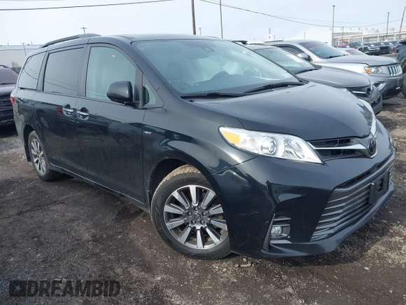 2018 Toyota Sienna XLE with VIN 5TDDZ3DC9JS190621, listed as a IAAI auction lot 41777729 with 96,089 mi miles. Bid and sale history available at carsss.com. Image 1.