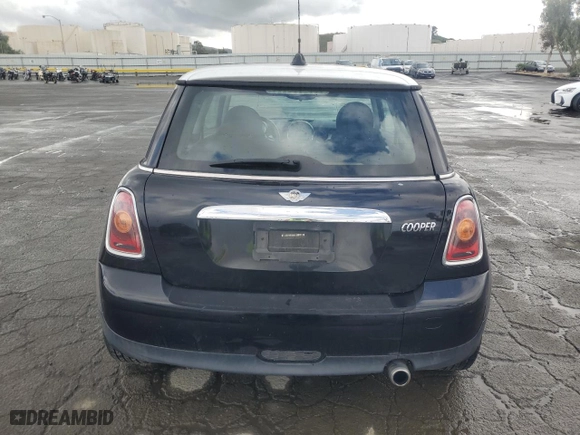 2009 MINI Cooper Hardtop with VIN WMWMF33599TW74147, listed as a Copart auction lot 51371825 with 157,705 mi miles and Clean Title. Bid and sale history available at carsss.com. Image 6.