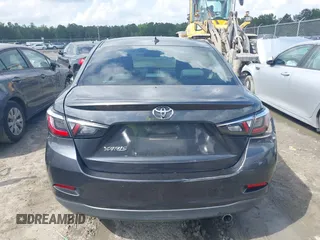 2019 Toyota Yaris L z VIN 3MYDLBYV4KY528641, wystawiony jako IAAI lot #41935993 z przebiegiem 61 940 mil mil oraz . Historia ofert i sprzedaży dostępna na DreamBid. Obrazek 16.