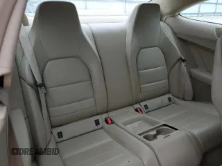 2015 Mercedes-Benz C 250 z VIN WDDGJ4HB6FG367726, wystawiony jako Copart lot #58392385 z przebiegiem 154 617 mil mil oraz Szkoda całkowita • Salvage title. Historia ofert i sprzedaży dostępna na DreamBid. Obrazek 10.
