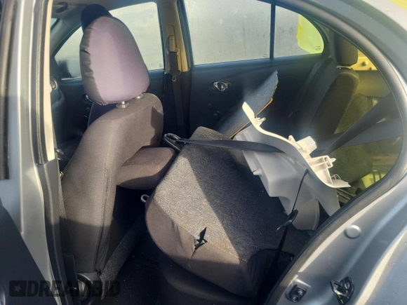 2015 Nissan Micra S z VIN 3N1CK3CP5FL231105, wystawiony jako Copart lot #80742104 z przebiegiem 147 075 mil mil oraz Szkoda całkowita • Salvage title. Historia ofert i sprzedaży dostępna na DreamBid. Obrazek 10.