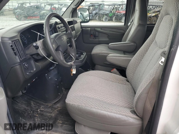 2006 Chevrolet Express Passenger with VIN 1GAHG35U761194114, listed as a Copart auction lot 55985195 with 110,432 mi miles and Salvage title. Bid and sale history available at DreamBid. Image 7.