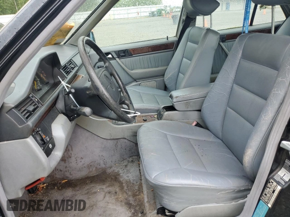1994 Mercedes-Benz 400 E z VIN WDBEA34E8RC051086, wystawiony jako Copart lot #57184065 z przebiegiem 123 536 mil mil oraz Tytuł czysty. Historia ofert i sprzedaży dostępna na DreamBid. Obrazek 7.