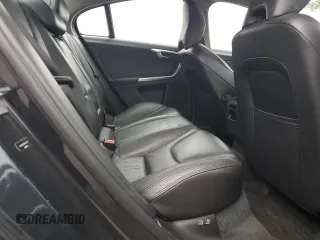 2014 Volvo S60 T5 z VIN YV1612FS9E2275447, wystawiony jako Copart lot #59988845 z przebiegiem 117 805 mil mil oraz Szkoda całkowita • Salvage title. Historia ofert i sprzedaży dostępna na DreamBid. Obrazek 10.