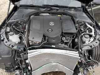 2024 Mercedes-Benz C 300 z VIN W1KAF4GB7RR208375, wystawiony jako Copart lot #69190394 z przebiegiem 4 670 mil mil oraz Szkoda całkowita • Salvage title. Historia ofert i sprzedaży dostępna na DreamBid. Obrazek 11.