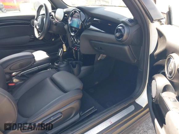 2024 MINI Convertible Cooper S with VIN WMW43DL02R3S02567, listed as a IAAI auction lot 42565738 with 22,916 mi miles and . Bid and sale history available at DreamBid. Image 5.