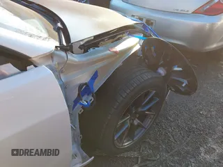 2023 Tesla Model 3 z VIN 5YJ3E1EAXPF584537, wystawiony jako IAAI lot #41464243 z przebiegiem 33 229 mil mil oraz . Historia ofert i sprzedaży dostępna na DreamBid. Obrazek 20.