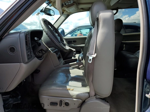 2005 Chevrolet Suburban LS with VIN 3GNFK16Z45G217822, listed as a Copart auction lot 74721784 with 0 mi miles and Non Repairable. Bid and sale history available at carsss.com. Image 7.