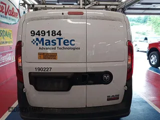 2019 Ram ProMaster City Cargo Tradesman z VIN ZFBHRFAB6K6M61931, wystawiony jako IAAI lot #42570041 z przebiegiem 152 309 mil mil oraz . Historia ofert i sprzedaży dostępna na DreamBid. Obrazek 35.