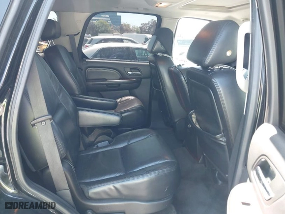 2007 Cadillac Escalade with VIN 1GYFK63887R127376, listed as a IAAI auction lot 41996452 with 165,849 mi miles. Bid and sale history available at carsss.com. Image 8.