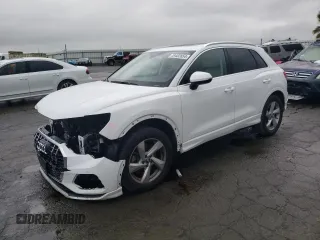 2019 Audi Q3 Premium Plus with VIN WA1BECF39K1082024, listed as a Copart auction lot 39402854 with 29,317 mi miles. Bid and sale history available at carsss.com. Image 1.