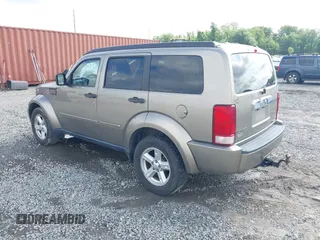 2007 Dodge Nitro SLT z VIN 1D8GT58KX7W689384, wystawiony jako IAAI lot #42139632 z przebiegiem 242 166 mil mil oraz . Historia ofert i sprzedaży dostępna na DreamBid. Obrazek 3.